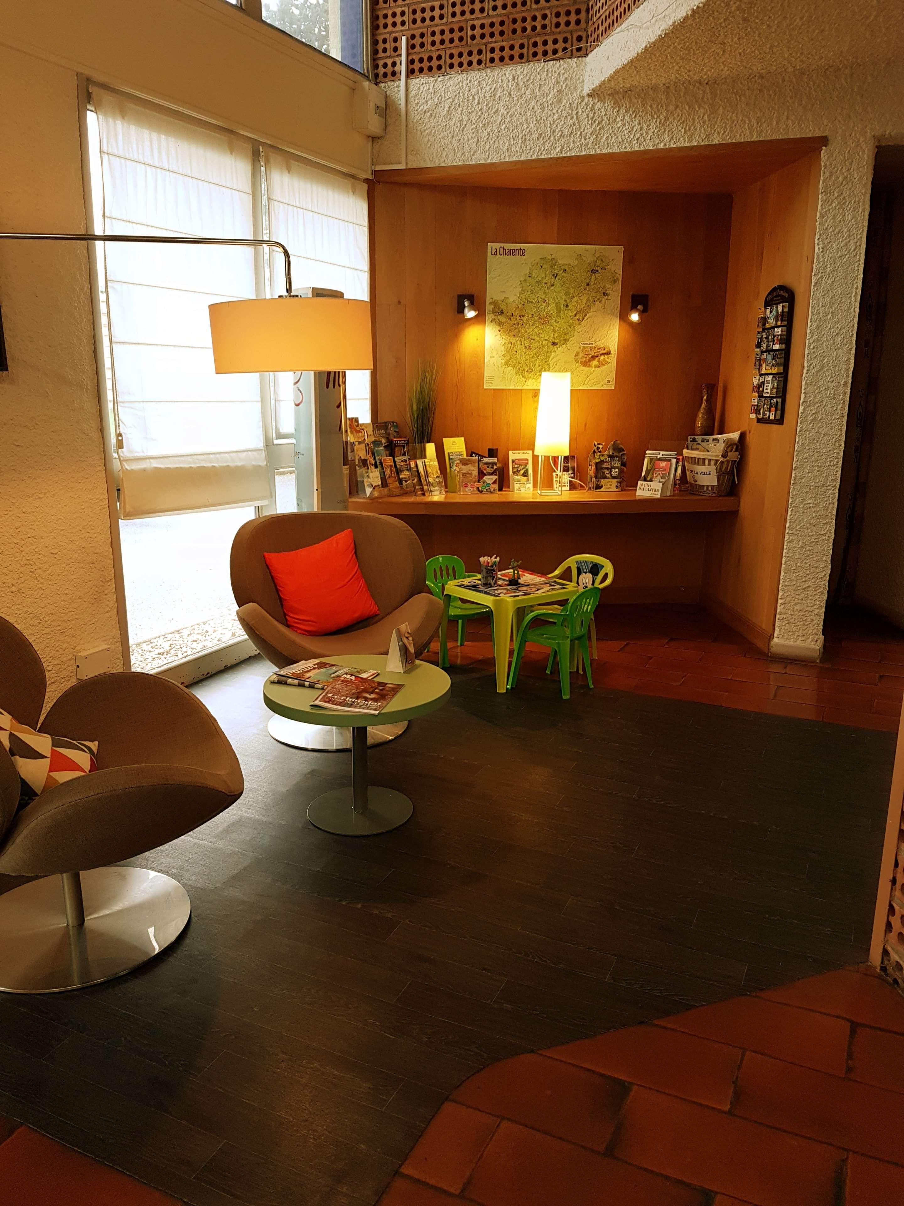 Kyriad Angouleme Nord Champniers- Hotel & Residence Dış mekan fotoğraf